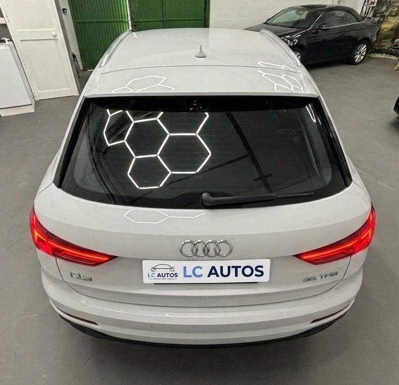 
								Audi Q3 3.5 TFSI completo									