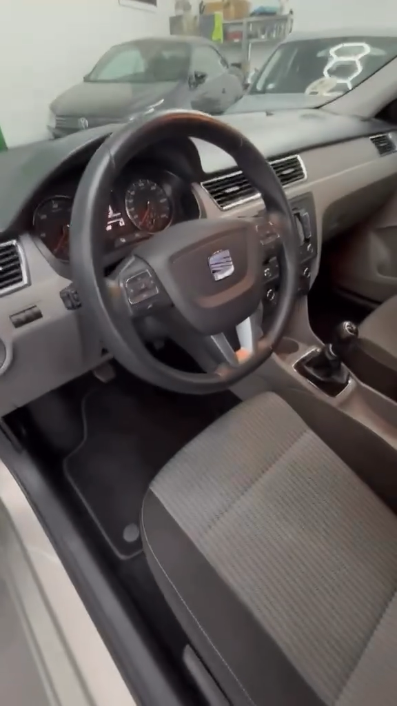 
								Seat Toledo completo									